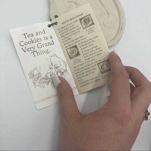 Disney Mickey Mouse and Donald Duck Ceramic Mold with Pooh Recipe Book Tag - Picture 4 of 7